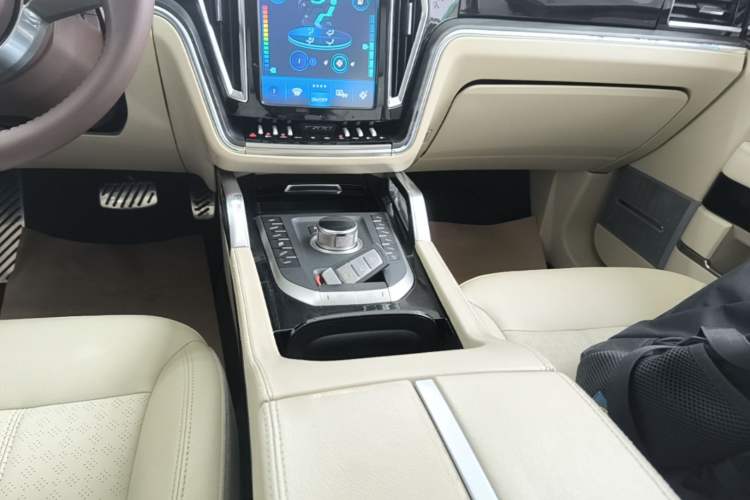 Used Zotye T700 2017 1.8T Dual-Clutch Luxury Model Gear Lever