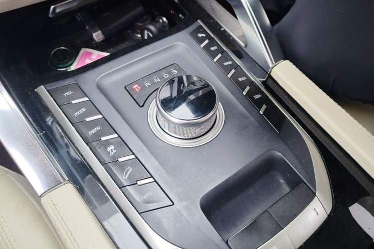 Used Zotye T700 2017 1.8T Dual-Clutch Luxury Model Gear Lever