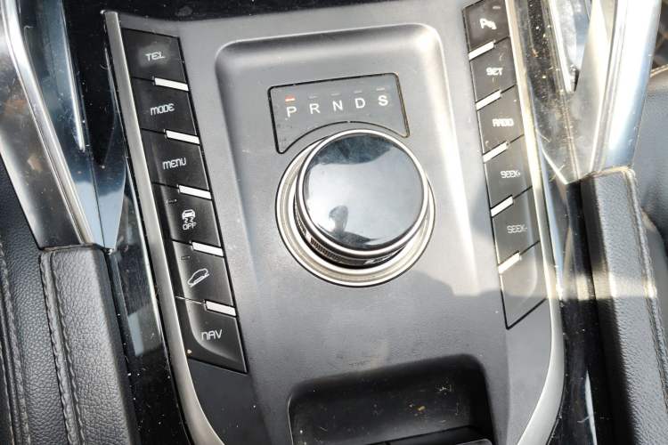 Used Zotye T700 2017 1.8T Dual-Clutch Luxury Model Gear Lever