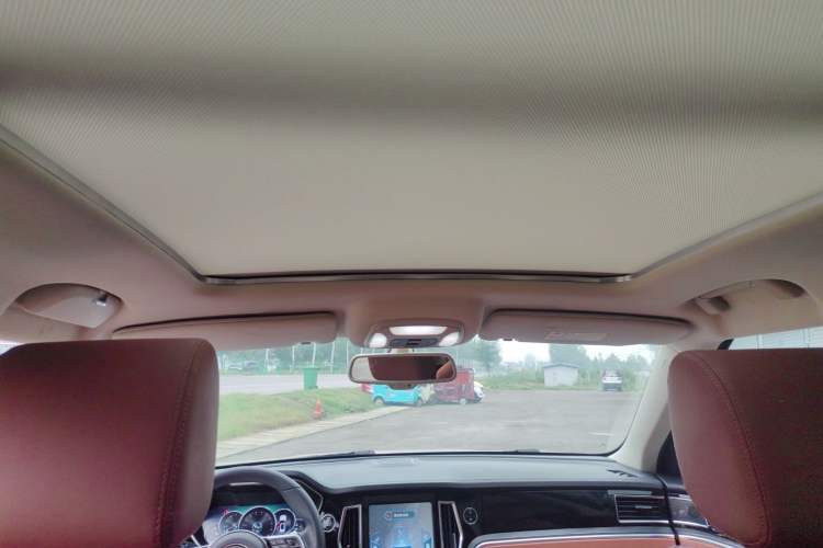 Used Zotye T700 2017 1.8T Dual-Clutch Flagship Model Headliner