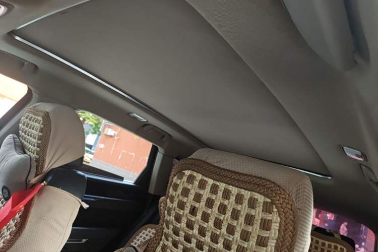 Used Zotye T700 2017 1.8T Dual-Clutch Luxury Model Headliner