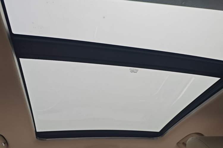 Used Zotye T700 2017 1.8T Dual-Clutch Luxury Model Headliner