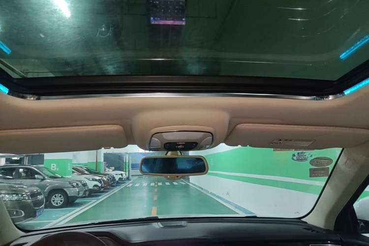 Used Zotye T700 2017 1.8T Dual-Clutch Prestige Model Headliner