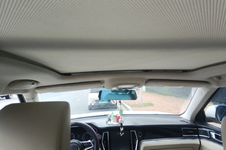 Used Zotye T700 2017 1.8T Dual-Clutch Luxury Model Headliner
