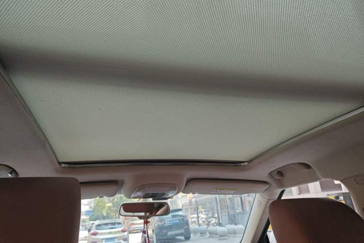 Used Zotye T700 2017 1.8T Dual-Clutch Flagship Model Headliner