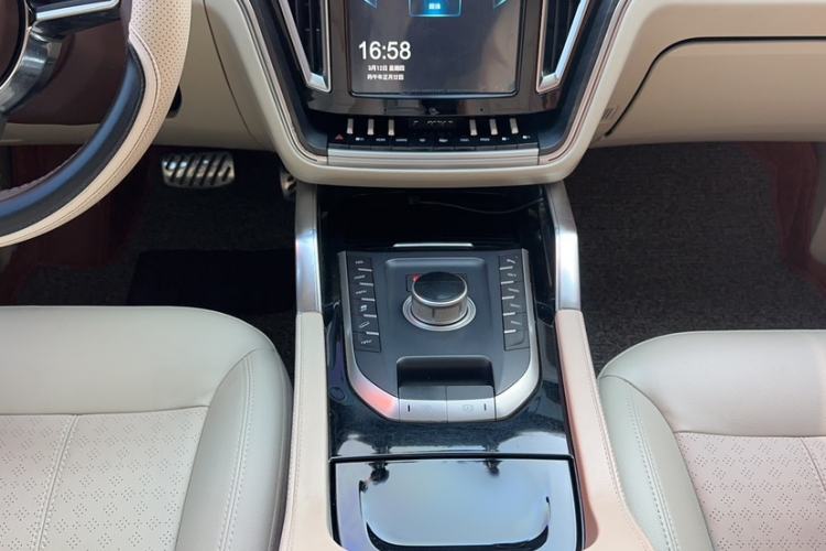 Used Zotye T700 2017 1.8T Dual-Clutch Prestige Model Interior 11