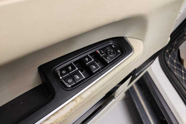 Used Zotye T700 2017 1.8T Dual-Clutch Prestige Model Interior 11