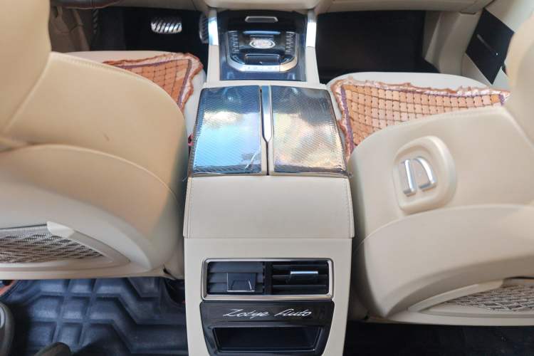 Used Zotye T700 2017 1.8T Dual-Clutch Luxury Model Interior 13