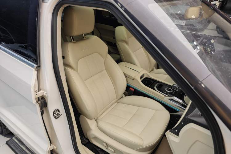 Used Zotye T700 2017 1.8T Dual-Clutch Prestige Model Interior 2