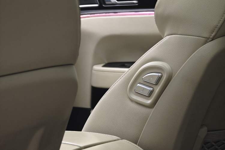 Used Zotye T700 2017 1.8T Dual-Clutch Prestige Model Interior 3