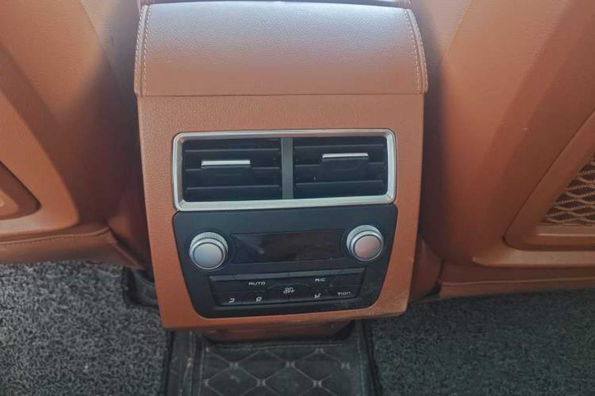 Used Zotye T700 2017 1.8T Dual-Clutch Prestige Model Interior 3