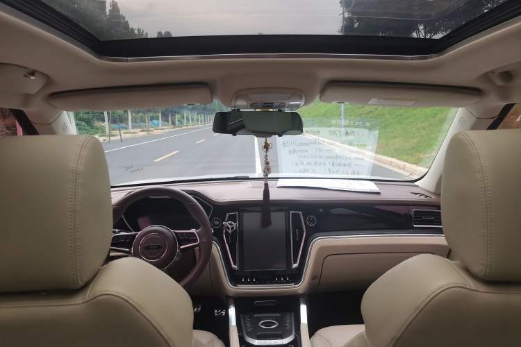 Used Zotye T700 2017 1.8T Dual-Clutch Prestige Model Interior 3
