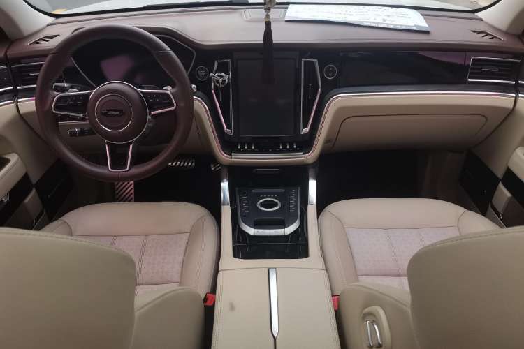 Used Zotye T700 2017 1.8T Dual-Clutch Prestige Model Interior 4