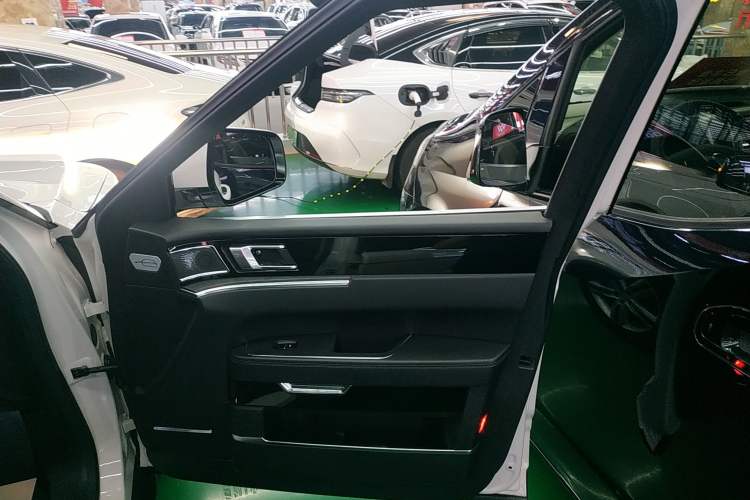 Used Zotye T700 2017 1.8T Dual-Clutch Luxury Model Interior 5