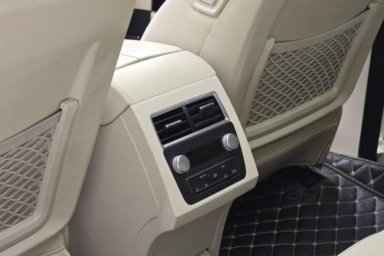 Used Zotye T700 2017 1.8T Dual-Clutch Prestige Model Interior 5