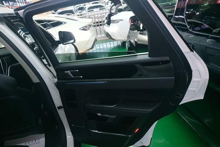 Used Zotye T700 2017 1.8T Dual-Clutch Luxury Model Interior 6