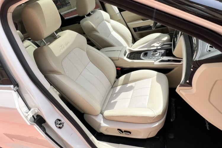 Used Zotye T700 2017 1.8T Dual-Clutch Luxury Model Interior 7