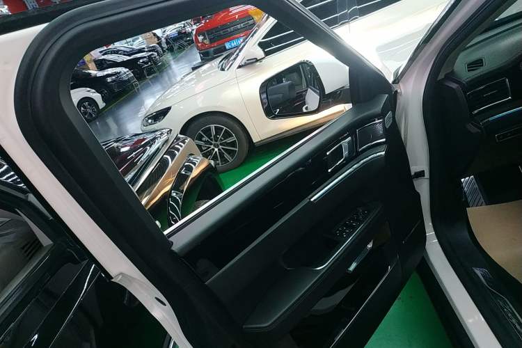 Used Zotye T700 2017 1.8T Dual-Clutch Luxury Model Interior 7