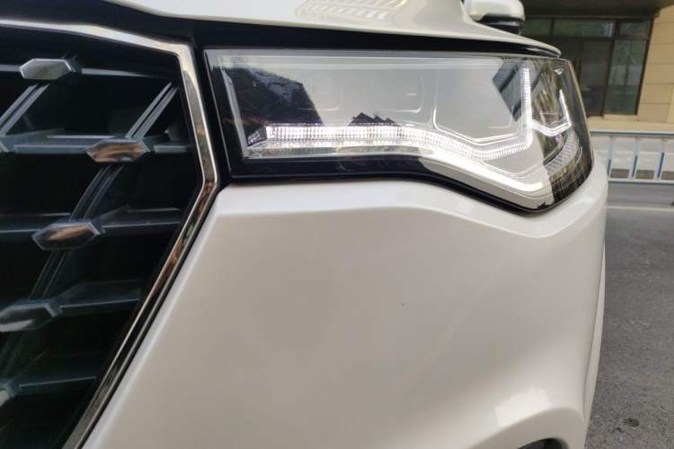 Used Zotye T700 2017 1.8T Manual Luxury Model Left Front Headlight