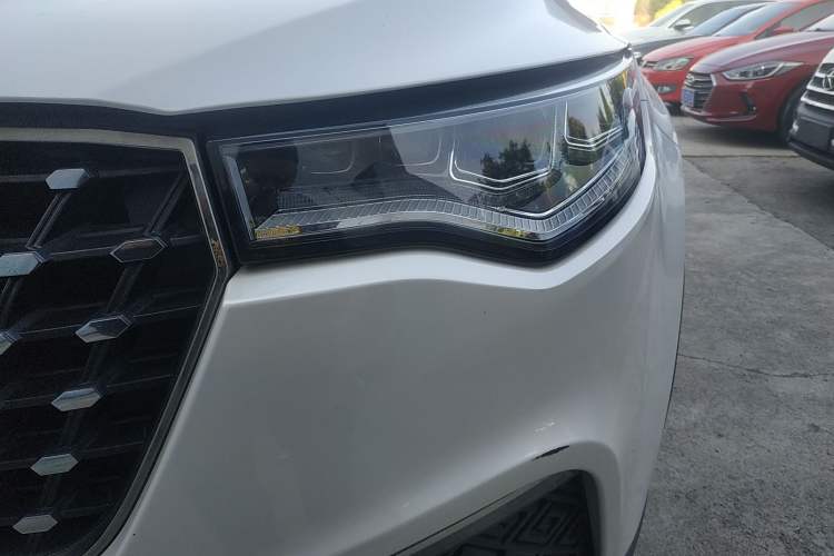 Used Zotye T700 2017 1.8T Dual-Clutch Luxury Model Left Front Headlight