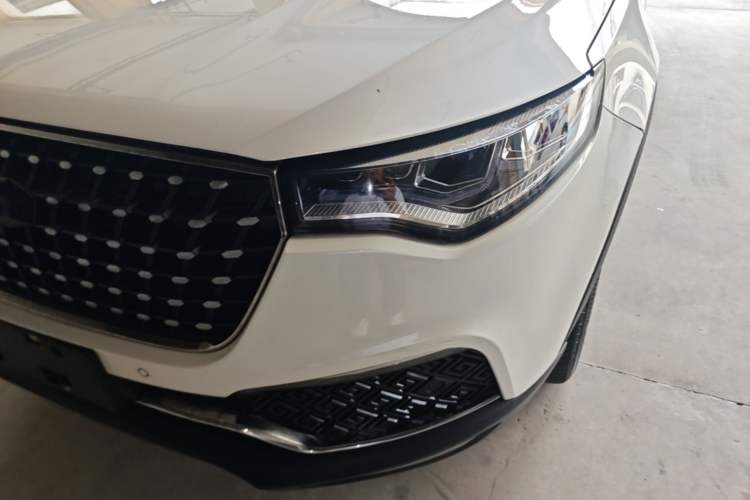 Used Zotye T700 2017 1.8T Dual-Clutch Prestige Model Left Front Headlight
