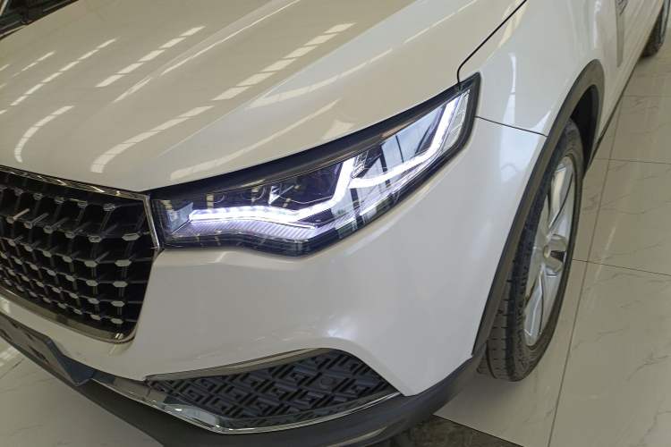 Used Zotye T700 2017 1.8T Dual-Clutch Prestige Model Left Front Headlight