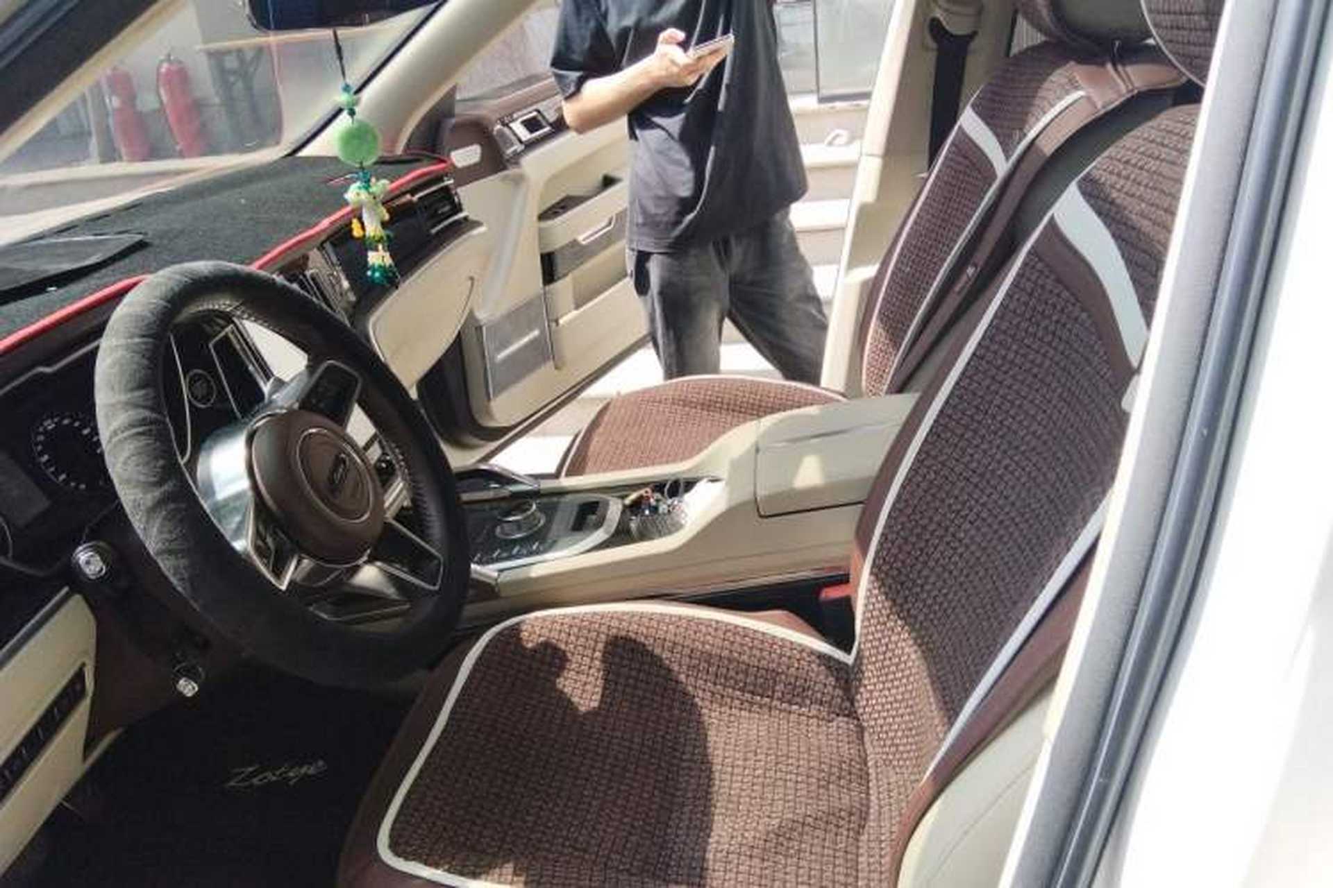 Used Zotye T700 2017 1.8T Dual-Clutch Luxury Model Left Front Seat