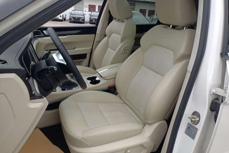 Used Zotye T700 2017 1.8T Manual Luxury Model Left Front Seat