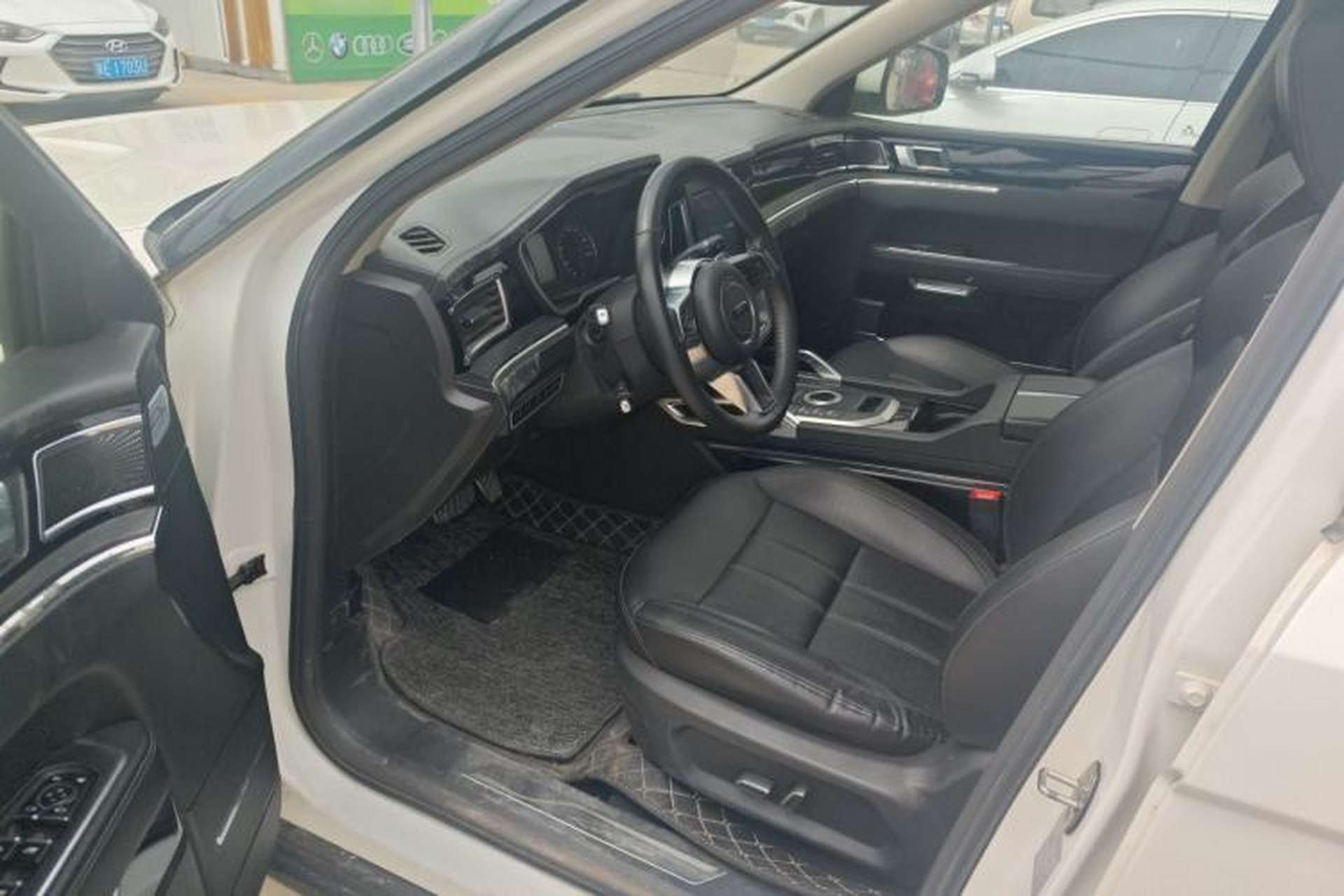 Used Zotye T700 2017 1.8T Dual-Clutch Luxury Model Left Front Seat