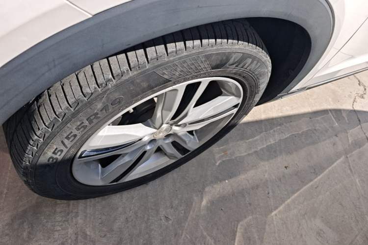 Used Zotye T700 2017 1.8T Manual Luxury Model Left Front Wheel Hub