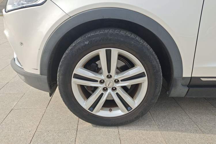 Used Zotye T700 2017 1.8T Dual-Clutch Flagship Model Left Front Wheel Hub