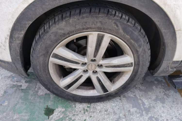 Used Zotye T700 2017 1.8T Dual-Clutch Prestige Model Left Front Wheel Hub
