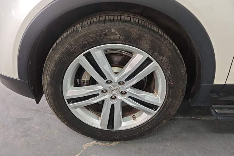 Used Zotye T700 2017 1.8T Dual-Clutch Flagship Model Left Front Wheel Hub