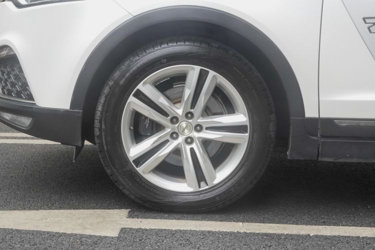 Used Zotye T700 2017 2.0T Automatic Prestige Edition Left Front Wheel Hub