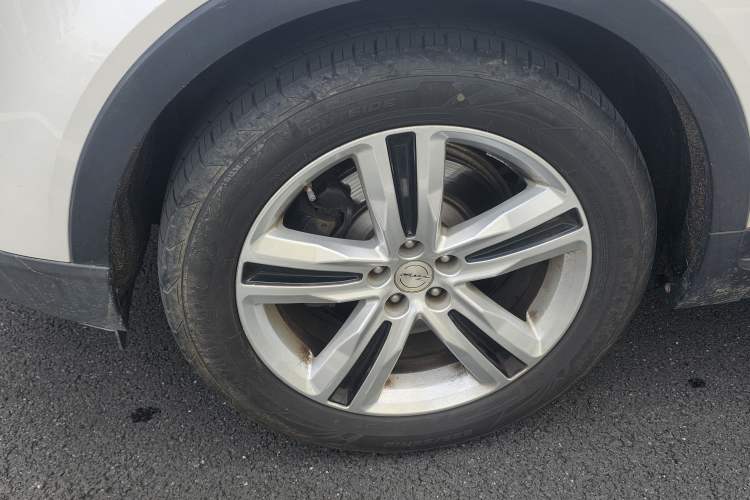 Used Zotye T700 2017 1.8T Dual-Clutch Prestige Model Left Front Wheel Hub