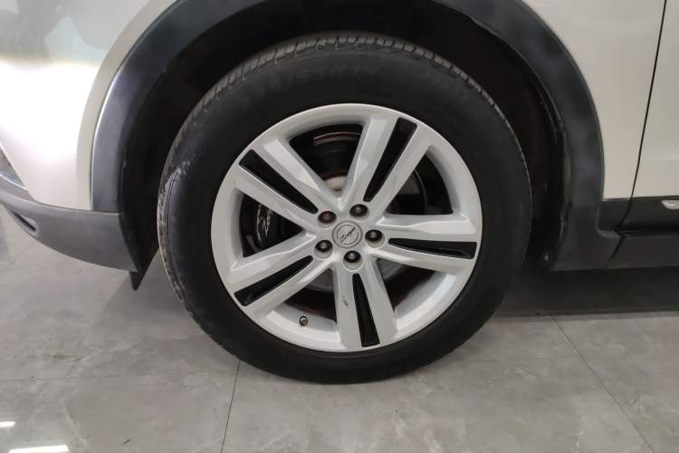 Used Zotye T700 2017 1.8T Dual-Clutch Prestige Model Left Front Wheel Hub