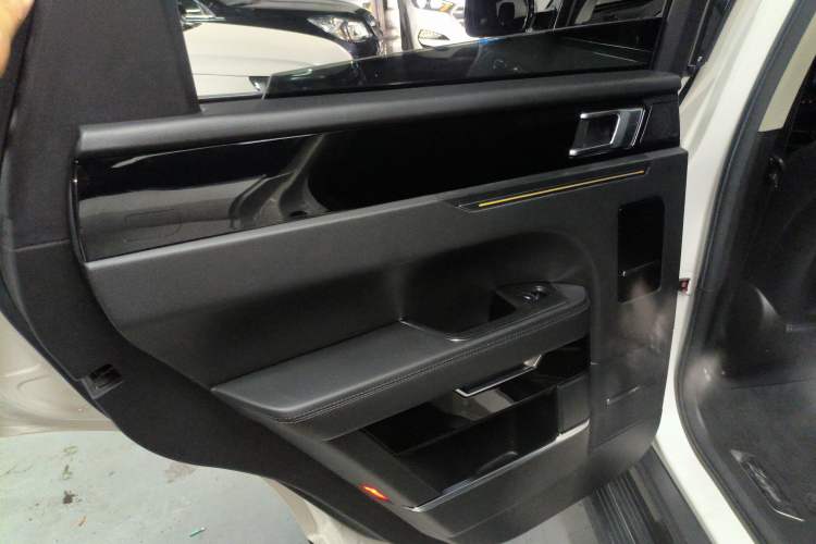 Used Zotye T700 2017 1.8T Dual-Clutch Flagship Model Left Rear Door Interior