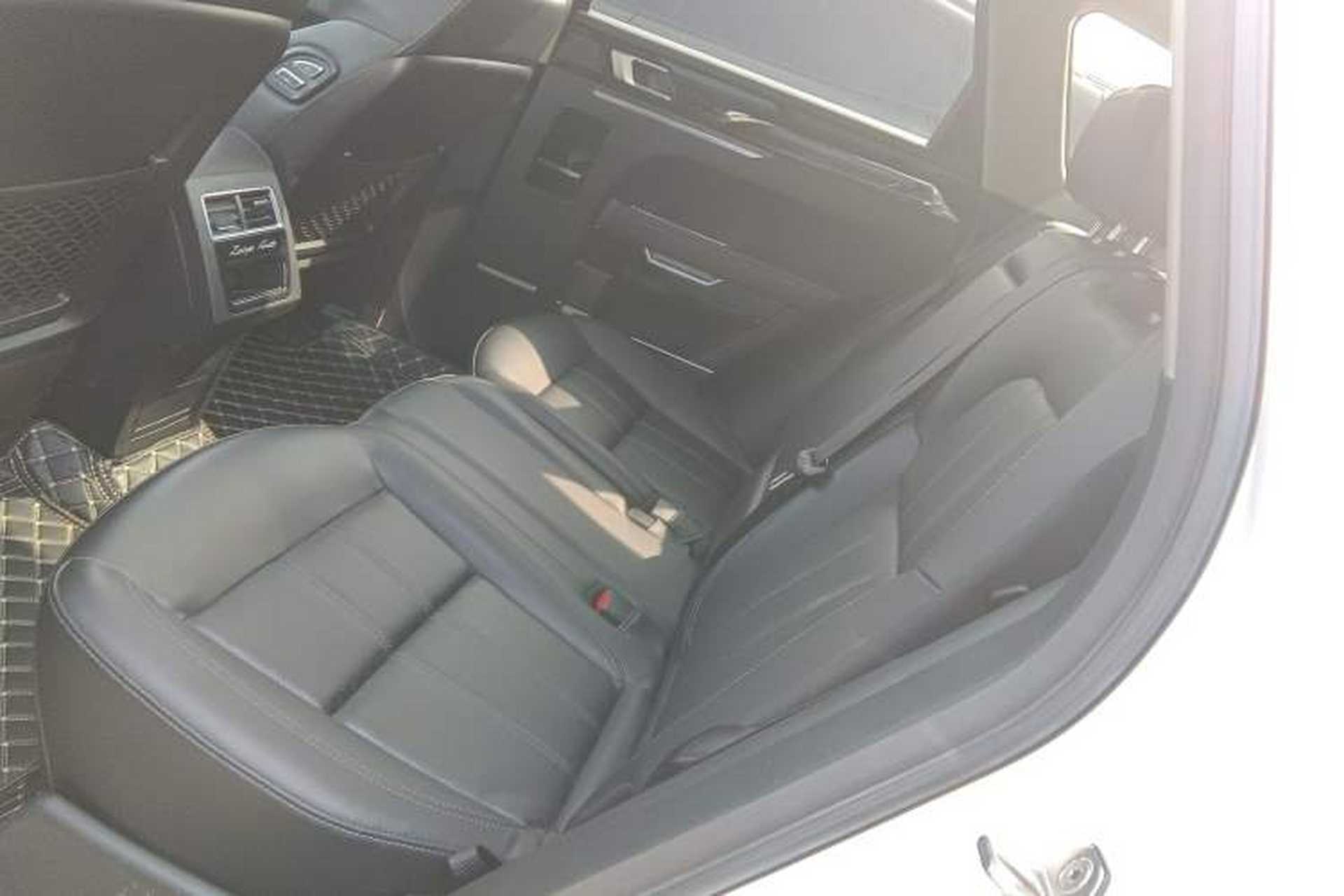 Used Zotye T700 2017 1.8T Dual-Clutch Luxury Model Left Rear Seat