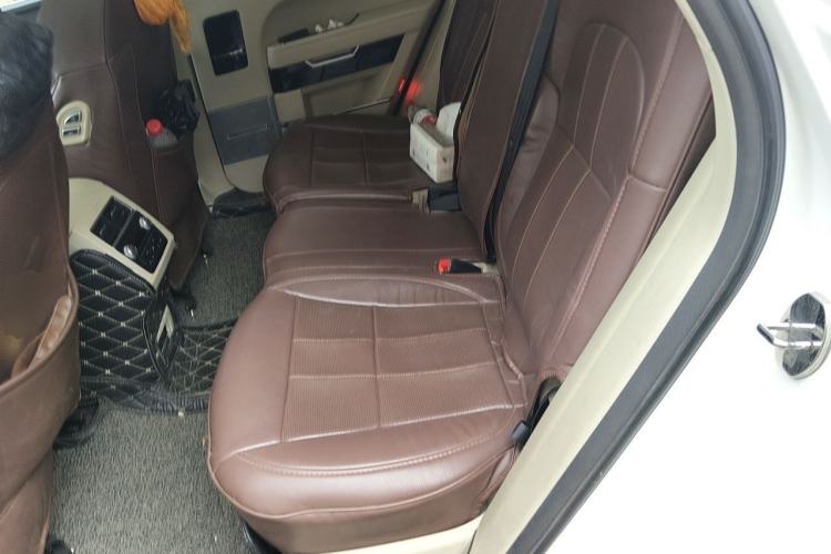 Used Zotye T700 2017 1.8T Dual-Clutch Prestige Model Left Rear Seat