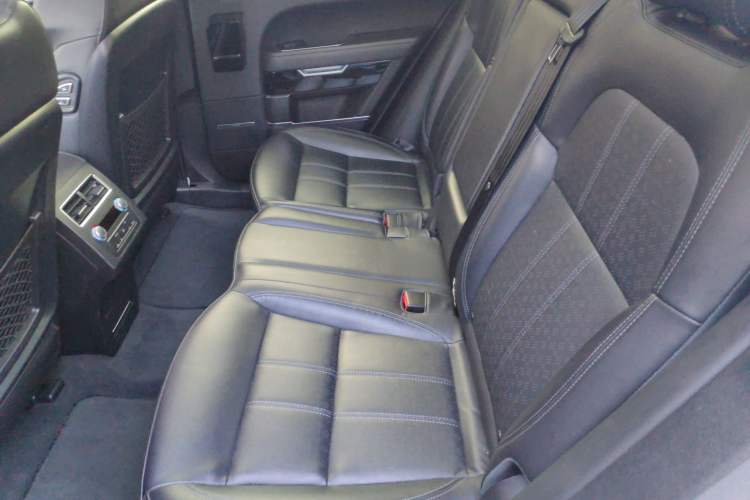 Used Zotye T700 2017 1.8T Dual-Clutch Prestige Model Left Rear Seat