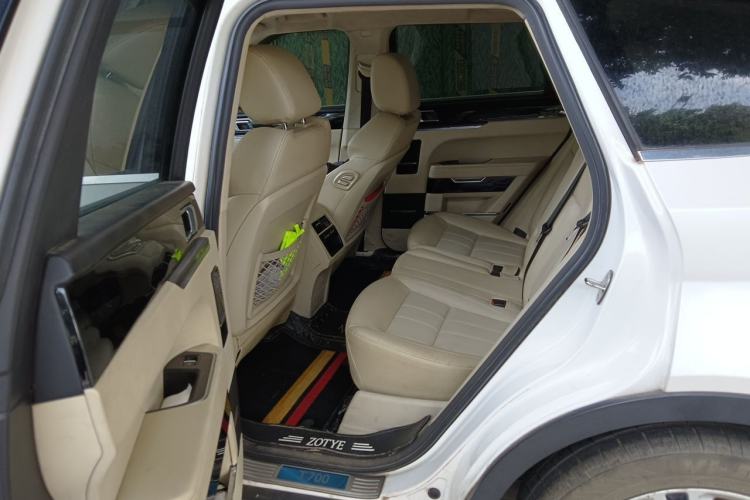 Used Zotye T700 2017 1.8T Dual-Clutch Luxury Model Left Rear Seat