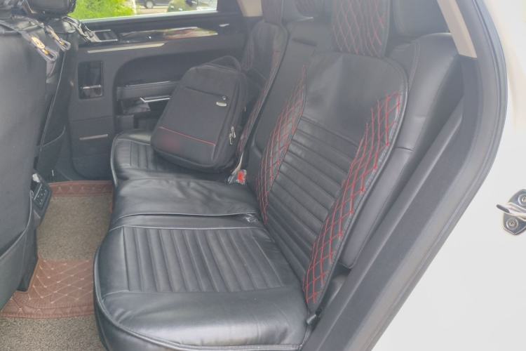 Used Zotye T700 2017 1.8T Dual-Clutch Prestige Model Left Rear Seat