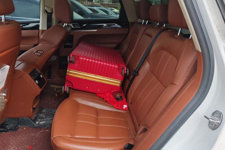Used Zotye T700 2017 1.8T Dual-Clutch Luxury Model Left Rear Seat