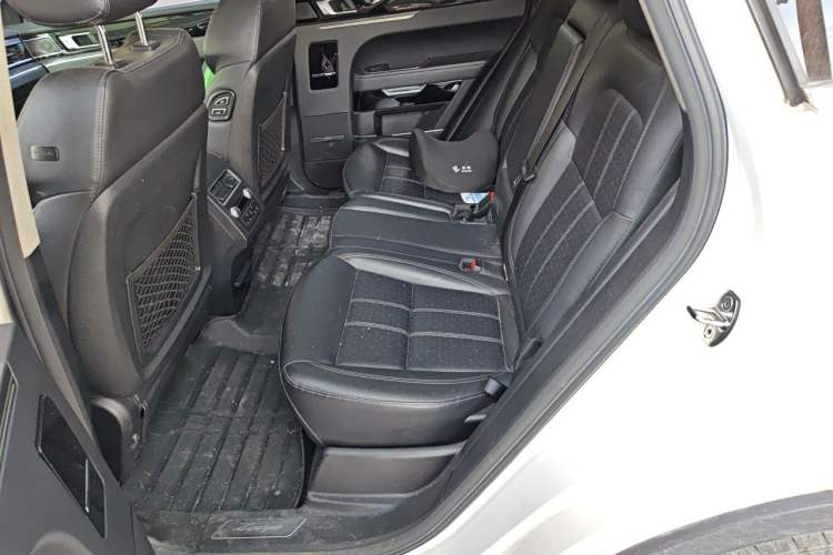 Used Zotye T700 2017 1.8T Dual-Clutch Prestige Model Left Rear Seat