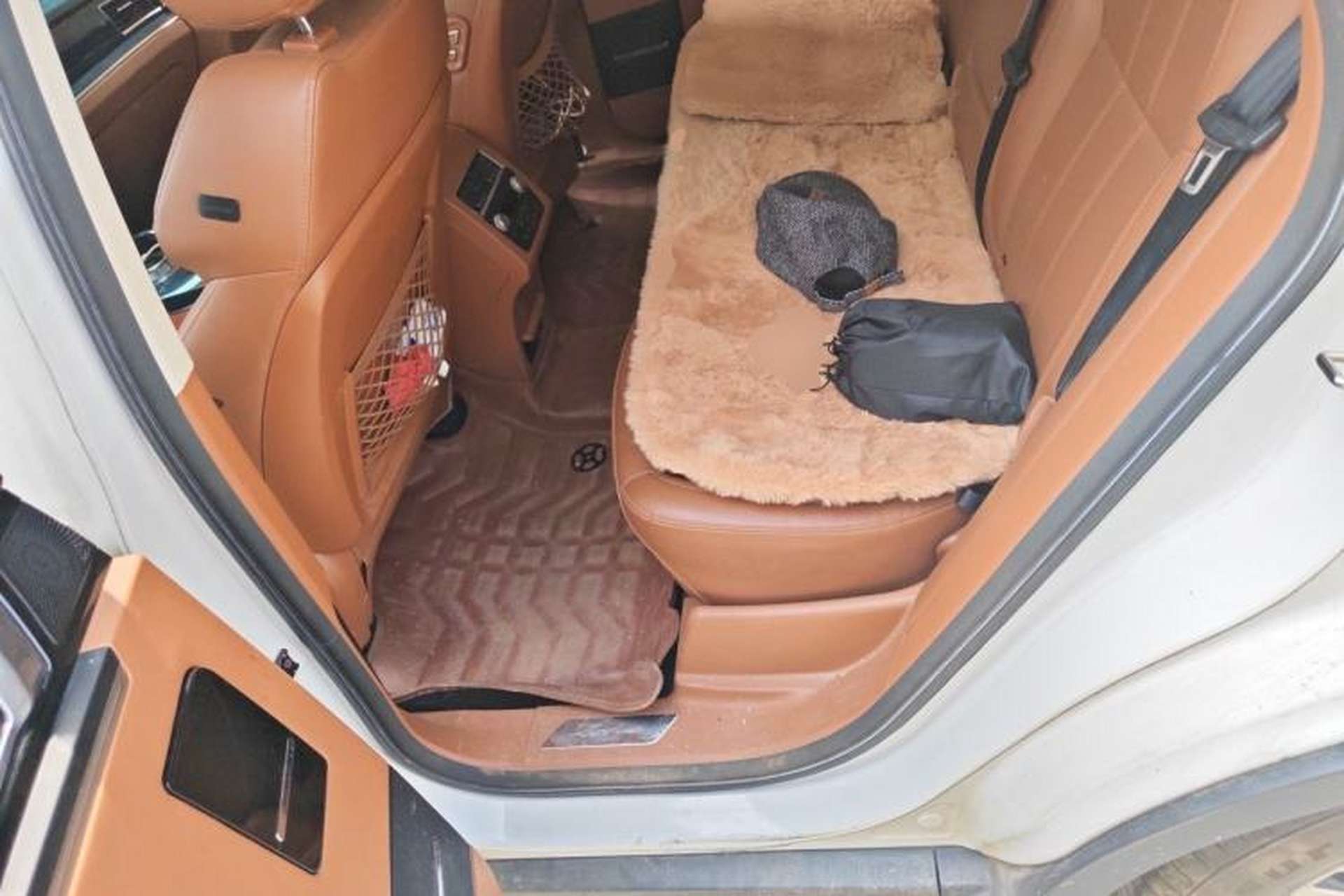 Used Zotye T700 2017 1.8T Dual-Clutch Prestige Model Left Rear Seat