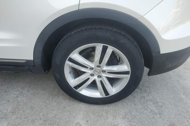 Used Zotye T700 2017 1.8T Dual-Clutch Luxury Model Left Rear Wheel Hub