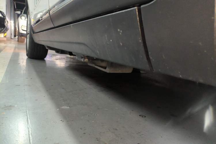 Used Zotye T700 2017 1.8T Dual-Clutch Flagship Model Left Side Sill