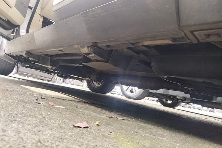 Used Zotye T700 2017 1.8T Dual-Clutch Prestige Model Left Side Sill