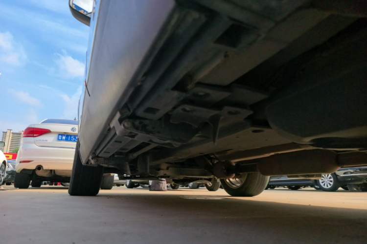 Used Zotye T700 2017 1.8T Dual-Clutch Prestige Model Left Side Sill
