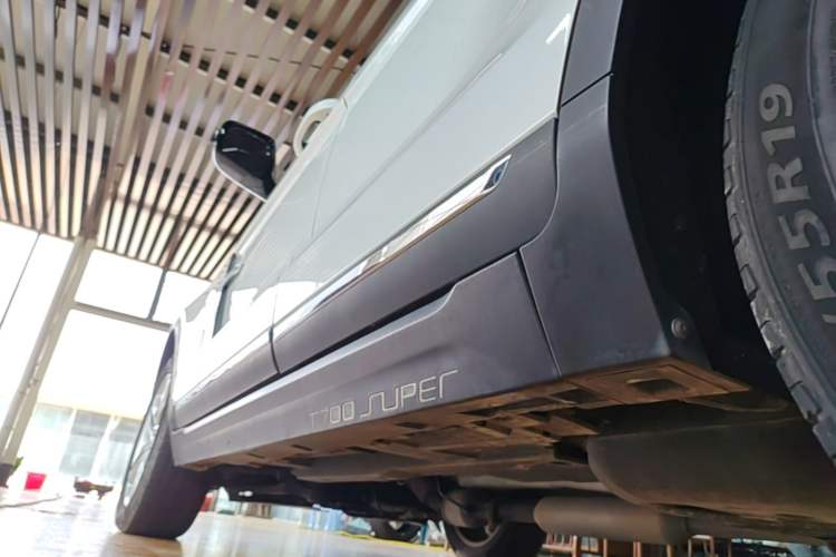 Used Zotye T700 2017 1.8T Dual-Clutch Luxury Model Left Side Sill